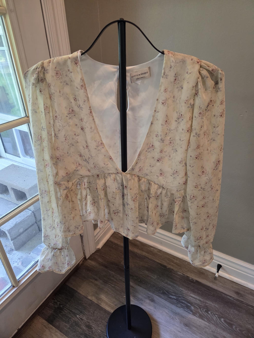 Light Cream Floral V-Neck Peplum Blouse by Saints & Hearts